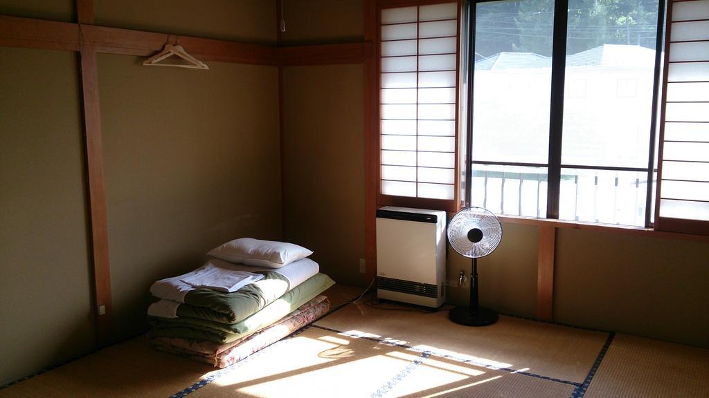 Teishaba Guesthouse&Cafe ฟูจิโยชิดะ ภายนอก รูปภาพ