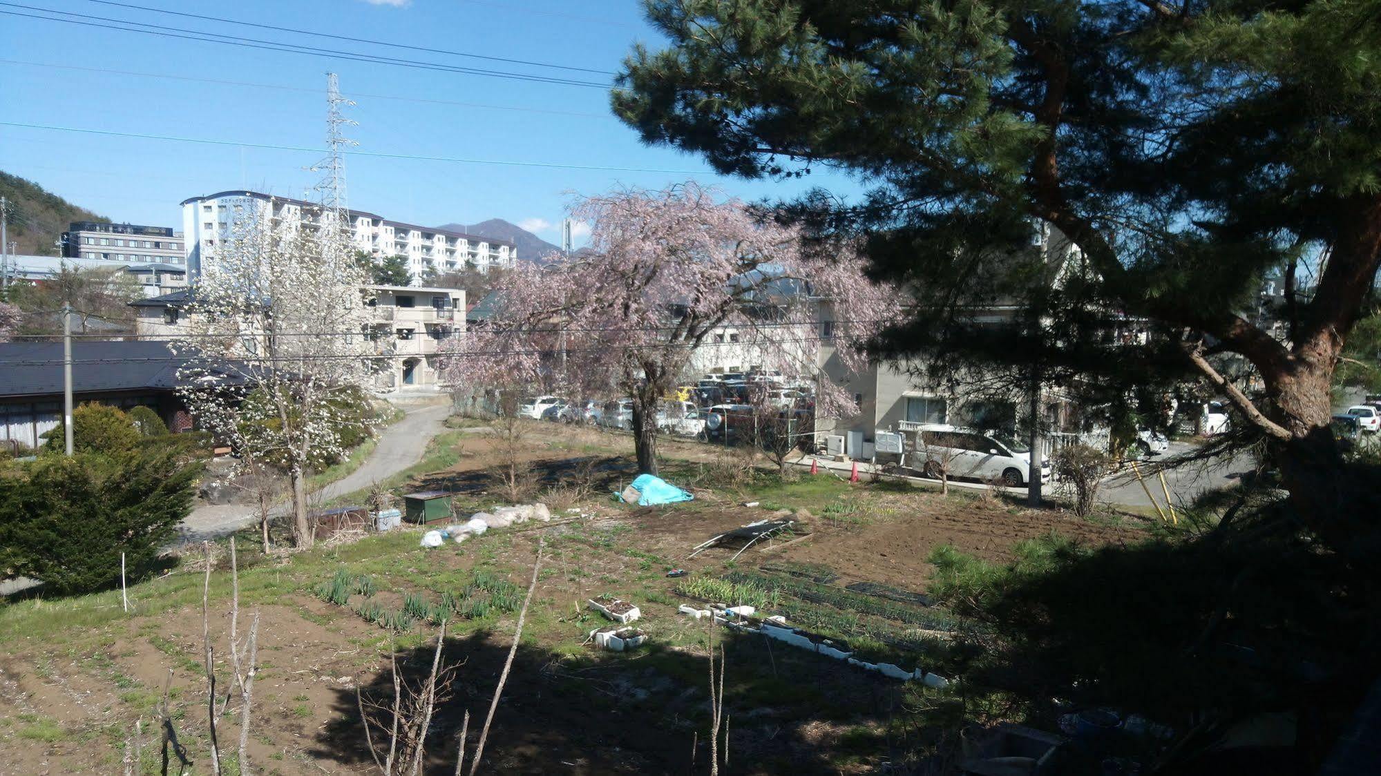 Teishaba Guesthouse&Cafe ฟูจิโยชิดะ ภายนอก รูปภาพ