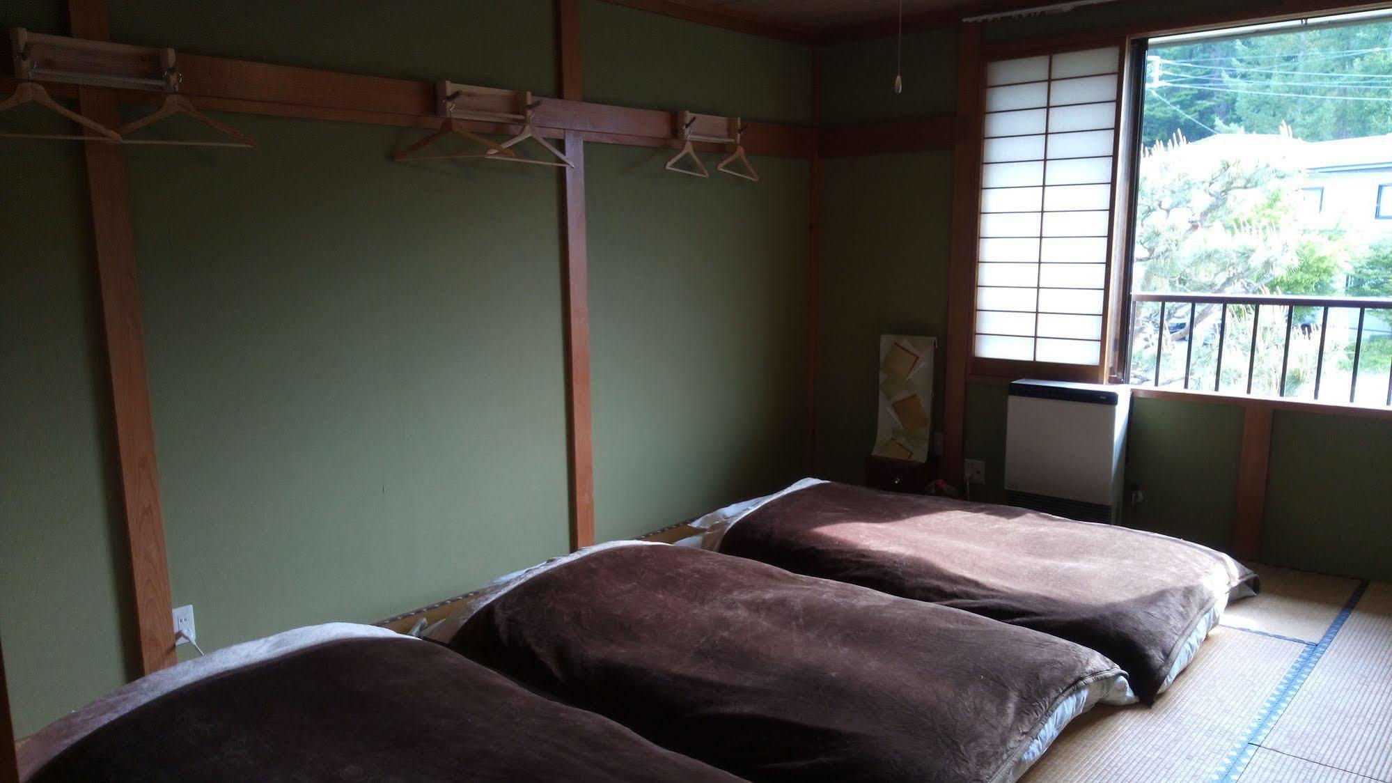Teishaba Guesthouse&Cafe ฟูจิโยชิดะ ภายนอก รูปภาพ