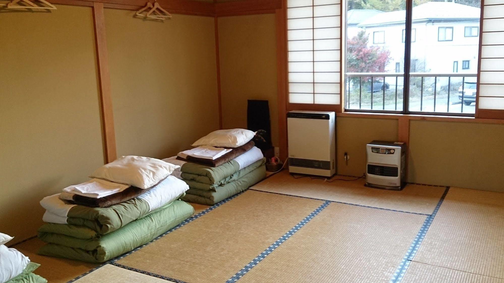 Teishaba Guesthouse&Cafe ฟูจิโยชิดะ ภายนอก รูปภาพ